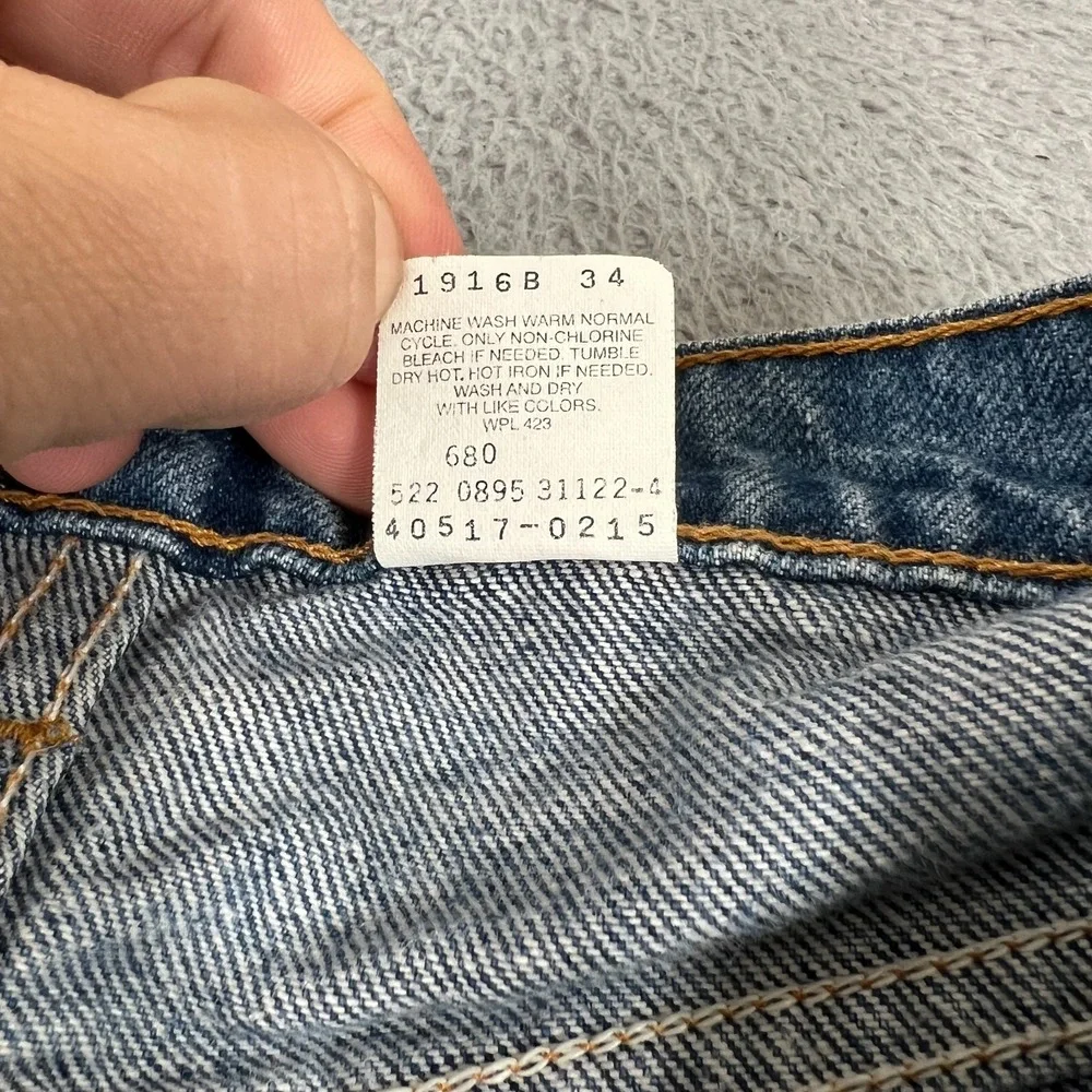 Levis note stains